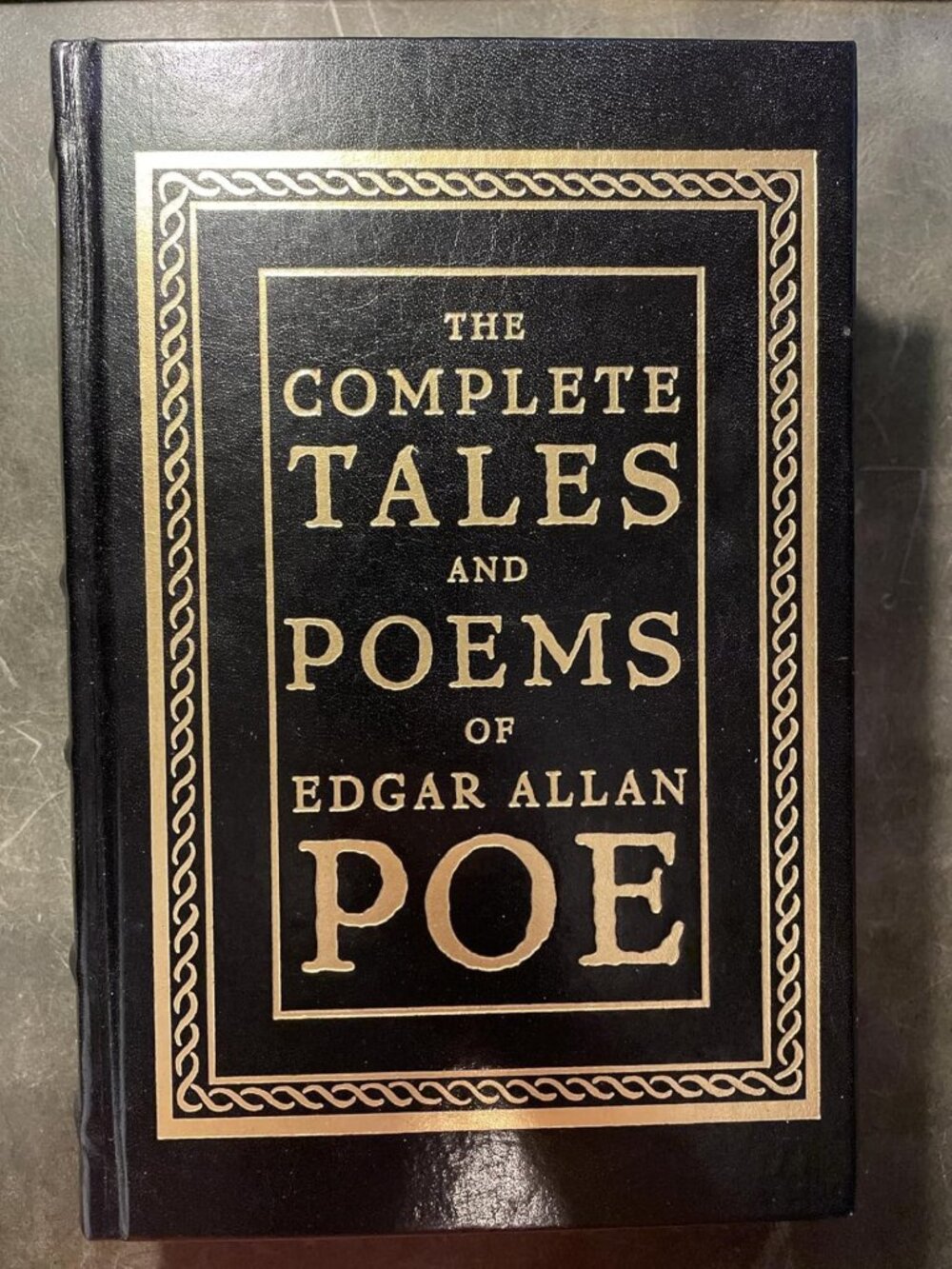 Complete Collection of Edgar Allan Poe's Tales & Poems - Classic Literature Book